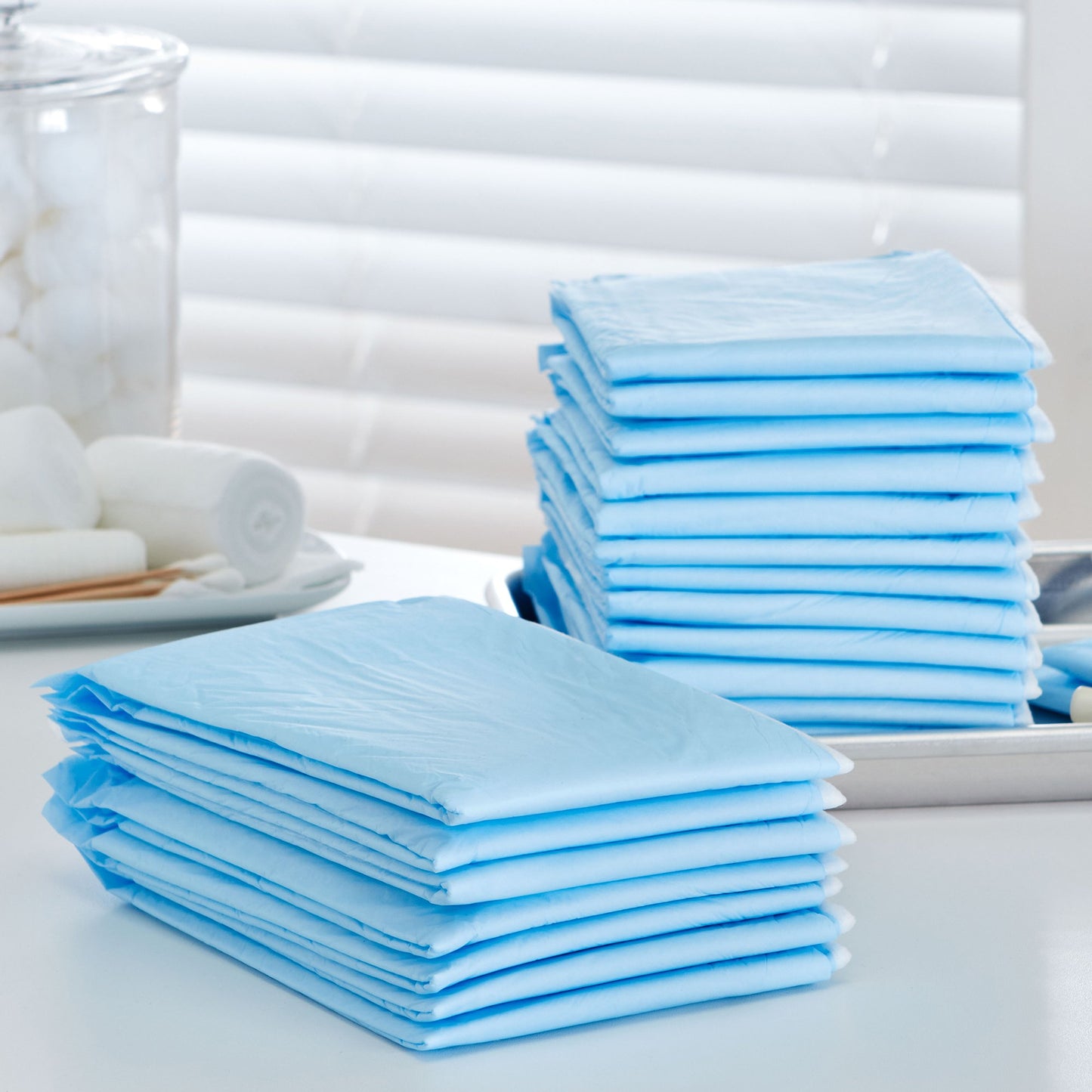 McKesson Classic Plus Light Absorbency Underpads, 17 x 24 Inch by McKesson Brand product image - view 5