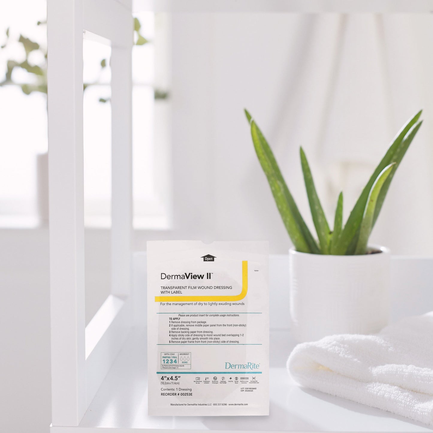 DermaView II™ Transparent Film Dressing with Border, 4 x 4½ Inch