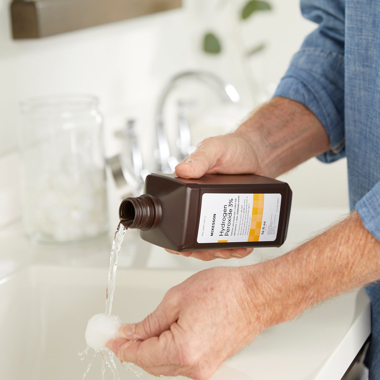 McKesson 23-D0012 Antiseptic, Hydrogen Peroxide, 16-ounce bottle