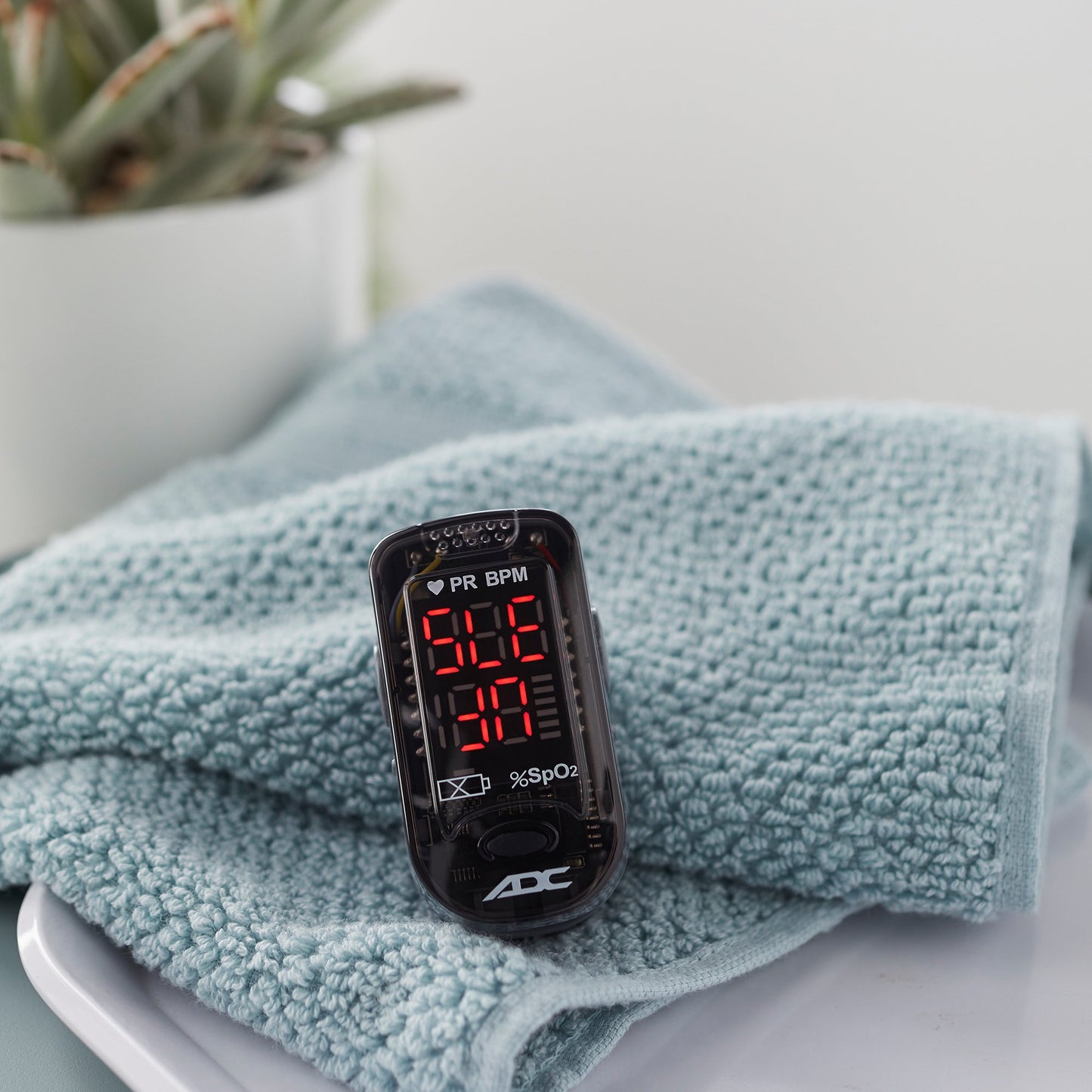 Advantage™ 2200 Fingertip Pulse Oximeter