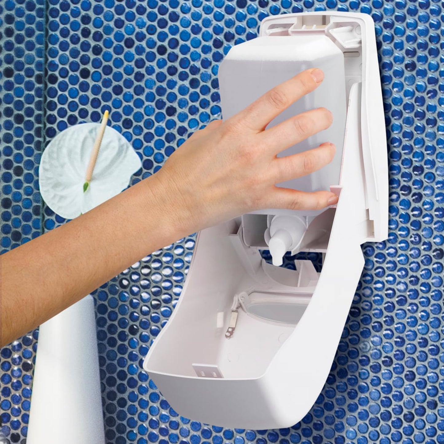 Kleenex® Antimicrobial Soap 1000 mL Dispenser Refill Bottle